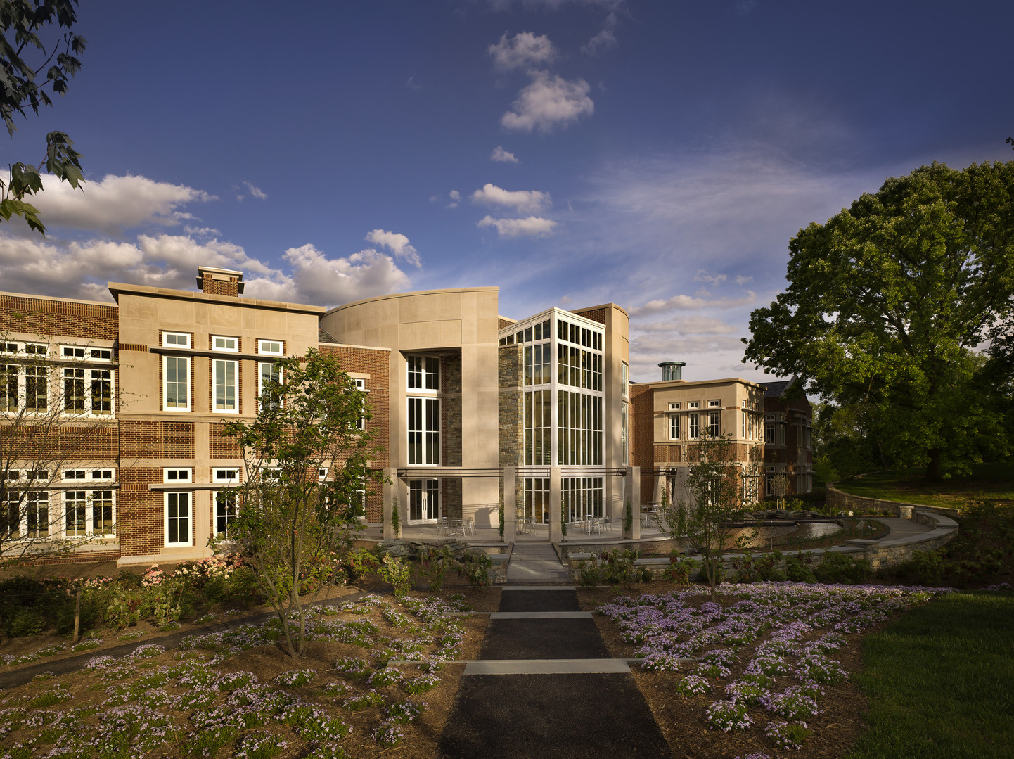 Howard Hughes Medical Institute Expansion
