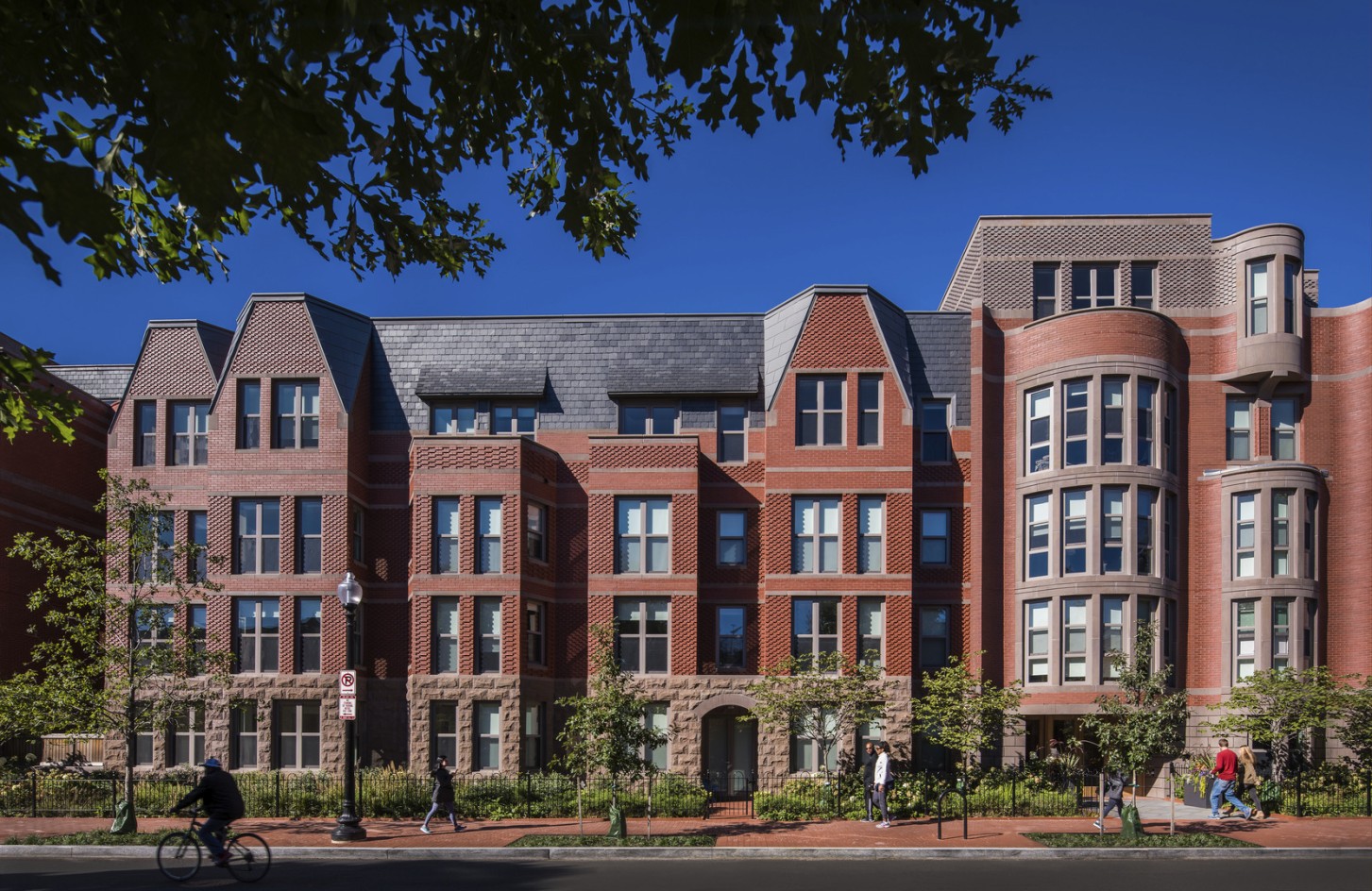 700 Penn