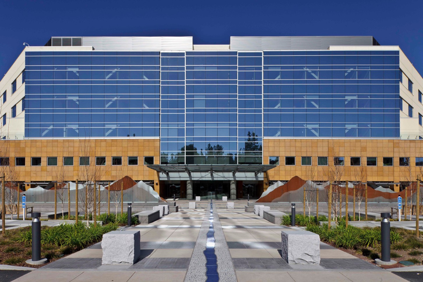 Tom & Billie Long Patient Care Tower
