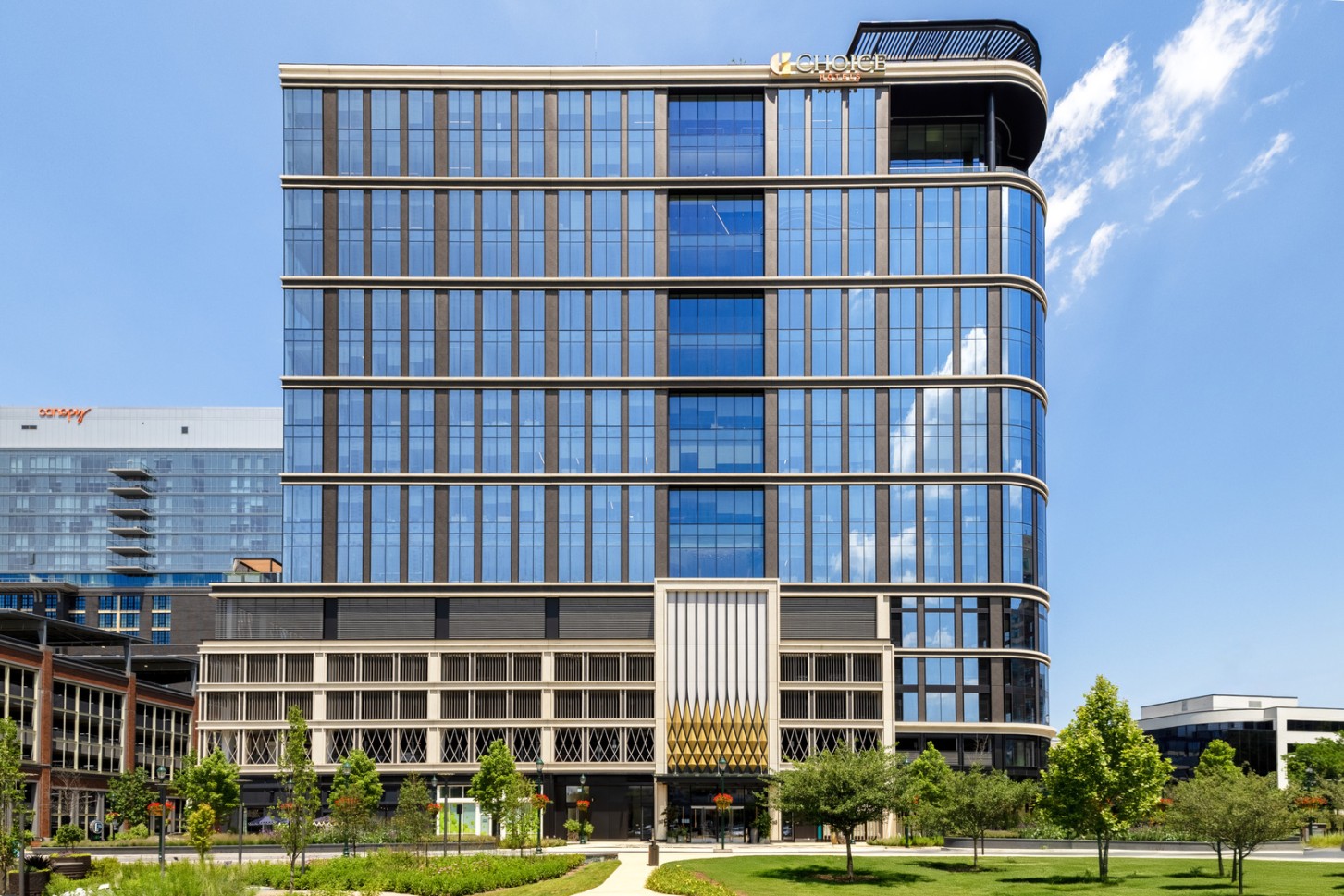 915 Meeting Street exterior 