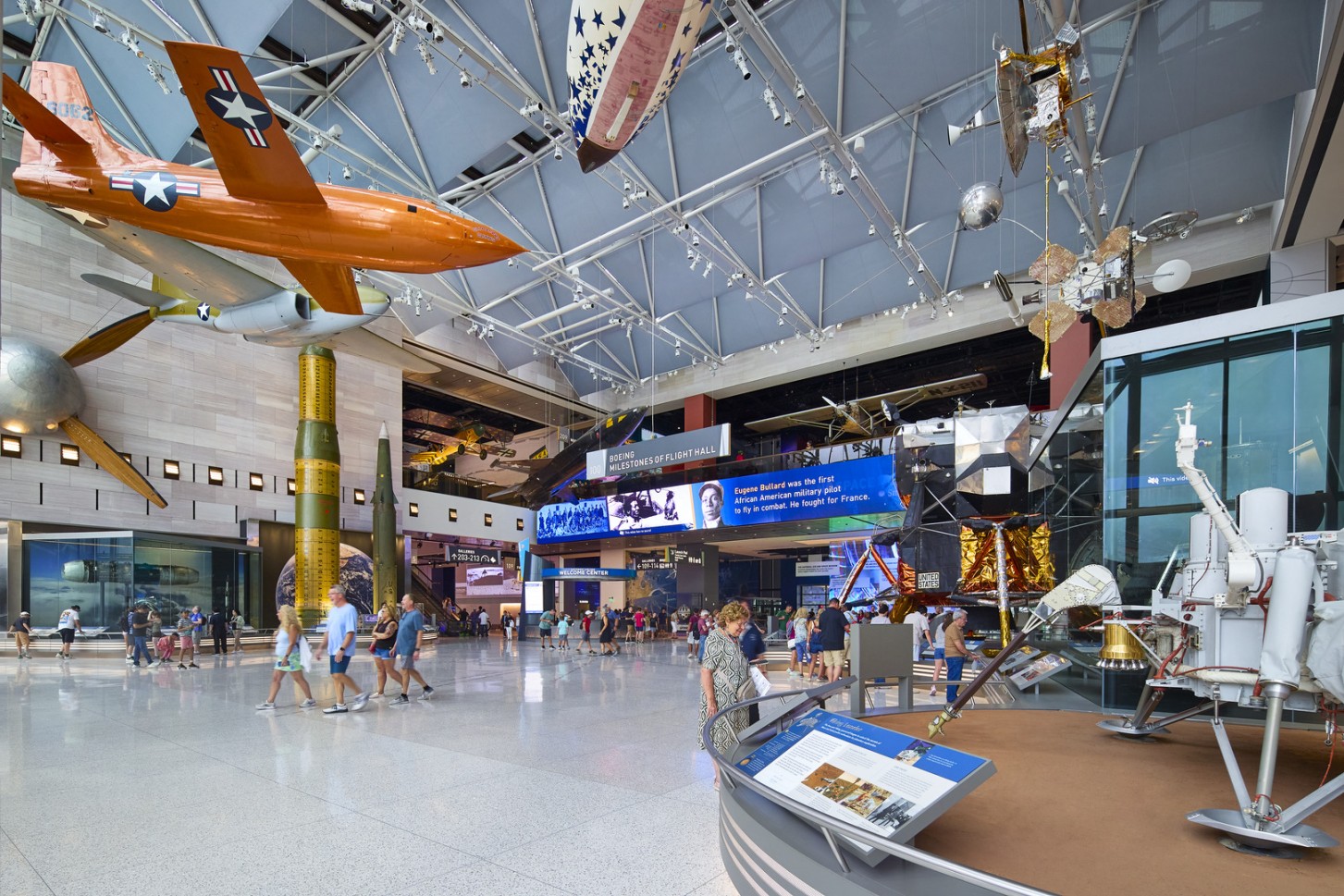 airplanes display