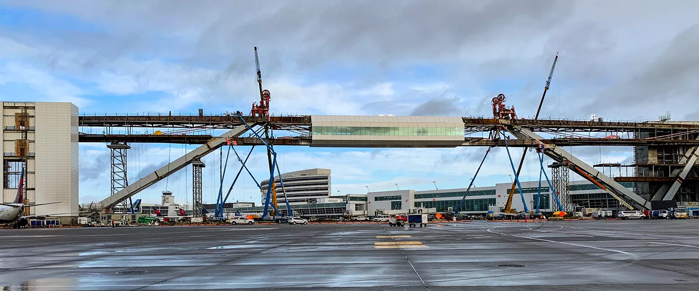 Clark Constructs World’s Longest Pedestrian Walkway Over an Active Airport Taxi Lane at Seattle-Tacoma International Airport