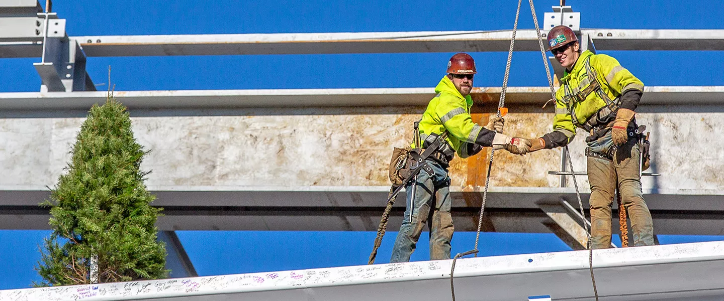 Sea-Tac International Arrivals Facility Team Marks Completion of Steel Structure with Topping Out Ceremony